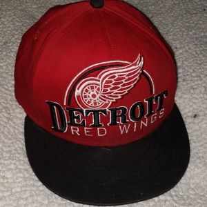 Detroit red wings snap back hat